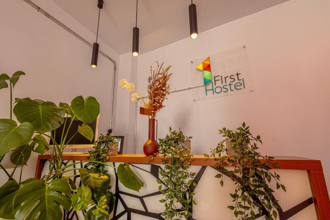 First Hostel Bucur 21 Bukarest Exteriör bild